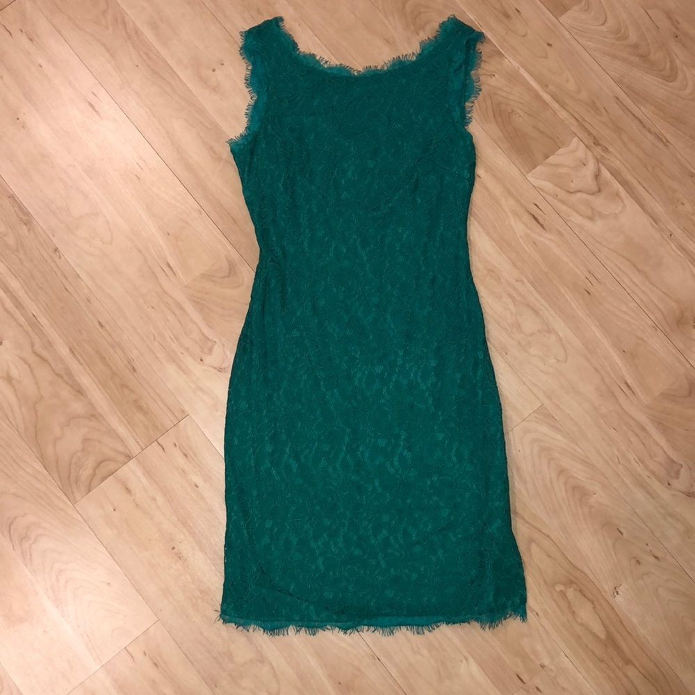 NWT emerald green lace cocktail dress
